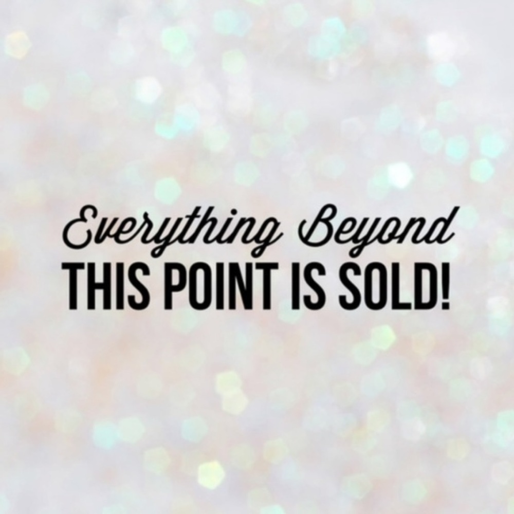 🌸Everything pst this point is sold🌸